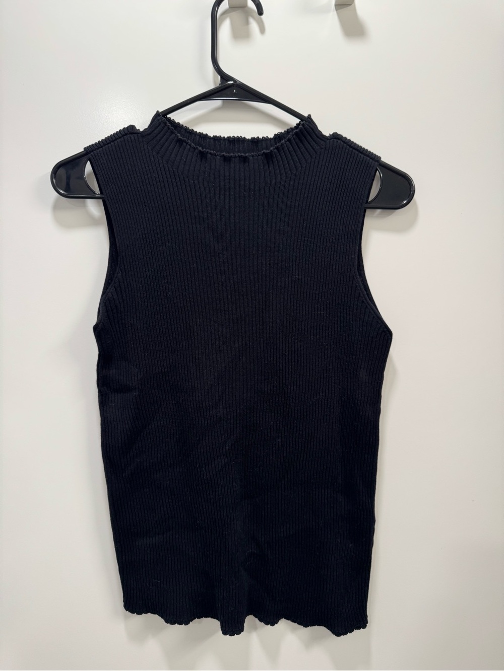Uniqlo Black Ribbed Sleeveless Mock Neck